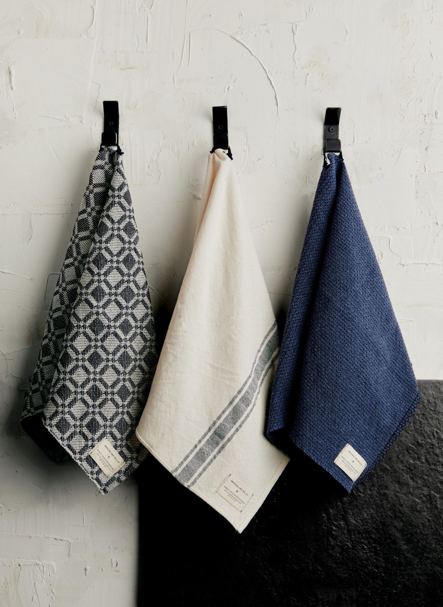 i+w home goods I+W X Family Heirloom Weavers Hand Towel Pack 01 Home Goods